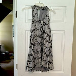 Sleeveless Olivaceous dress size M